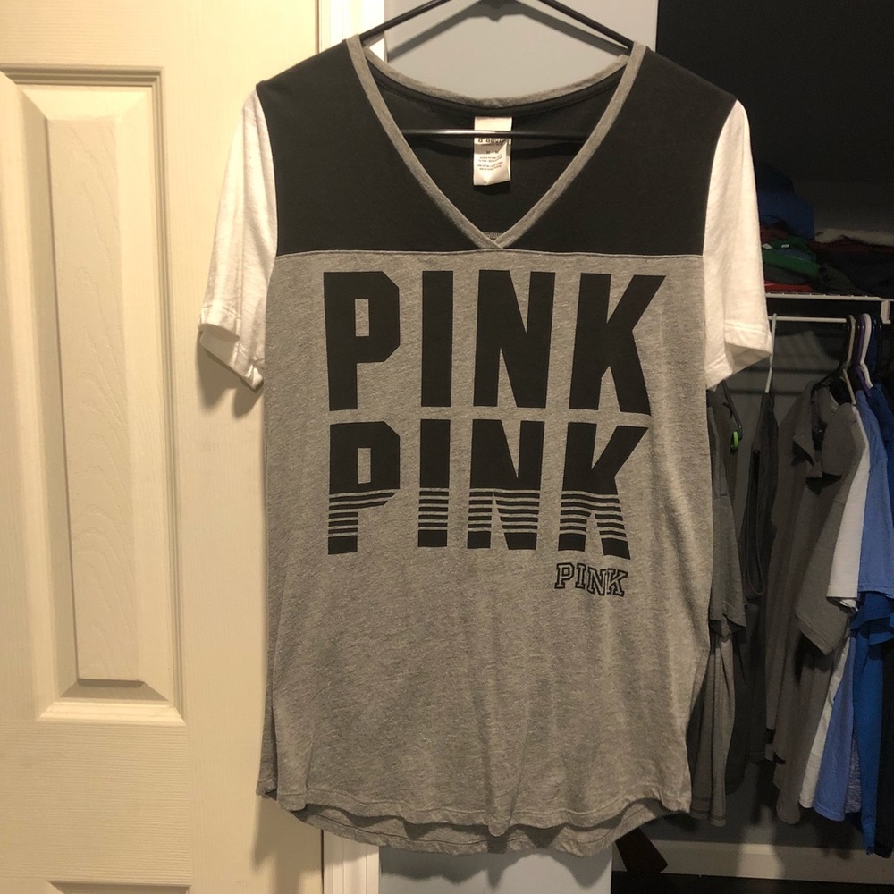 VS pink T-shirt . Size M